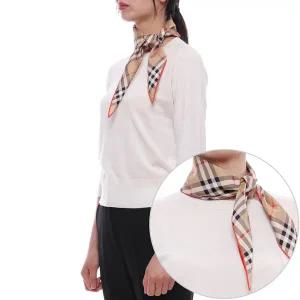 [버버리] 25FW 여성 다이아몬드 체크 실크 스카프 (8101852 SAND W 25F)