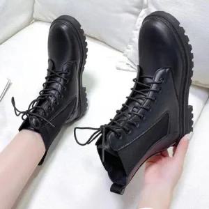 [오노마] ONM 여성 통굽 워커 부츠 레이스업 스타일 시크블랙 (S35136522)