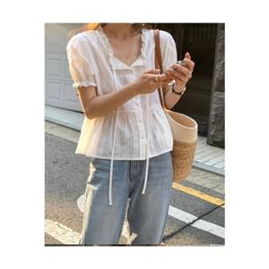 레이디 매직(lady magic) 여성 프릴 라운드넥 자가드 펀칭 반팔 블라우스