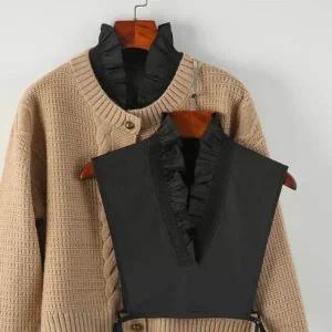 브이넥 셔링 디테일 여성스러운 분위기 연출 니트 맨투멘 레이어드 코디 페이크 블라우스