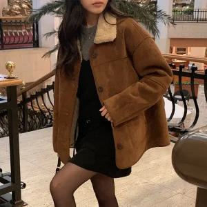 [코코블랑] 시그널 소프트 하프 무스탕 코트