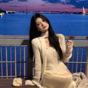 여성 러블리 골지 니트 단추포인트 슬림핏