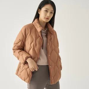 [지센] (3컬러) 자수퀼팅 반넥 덕다운 경량패딩 LCLWNA28