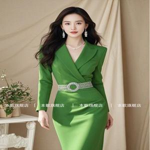 트로트 여자 가수 의상 원피스 정장 공연복 무대복 강의 강사복 행사 사회