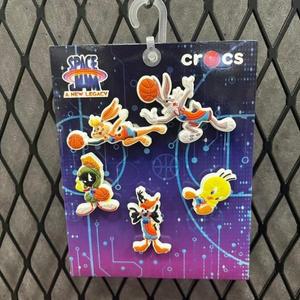 [크록스] HC02 스페이스잼 5팩 번들 JIBBITZ SPACE JAM BASKETBALL 5PCK BUNDLE 10009192 (S14023909)