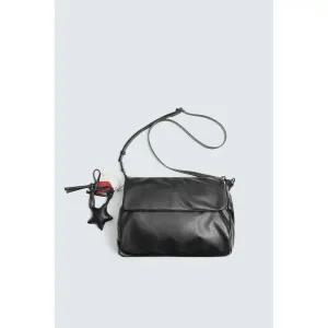 [정품] 자라 가방 데일리 출근 숄더백 ZARA 키링 플랩 크로스백 - 블랙