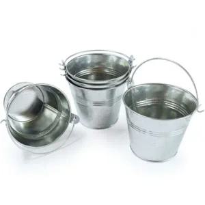 양철통 양동이 (중) 약 위 8.3cm 밑 6.1cm 높이 7.1cm 열개