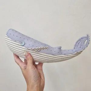 [셀러에이드]퀼트 고래 인형 흰수염고래 연보라 퀼트 고래 GWM 전사지 직조라벨