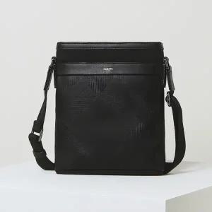 [헤지스](대전신세계)블랙 가죽 체크 실버로고 크로스백HJBA5E172BK