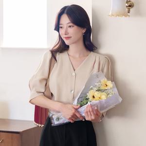 [시크라인] 피터앤 브이넥 7부 퍼프 슬리브 블라우스 여름 반팔 쉬폰 면적룩 하객룩 오피스룩 격식룩 출근룩 데이트룩