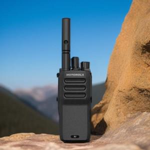 모토로라 XIR R2 고성능 업무용 디지털 무전기 - 건설현장 산업용 휴대용 건물관리 물류센터