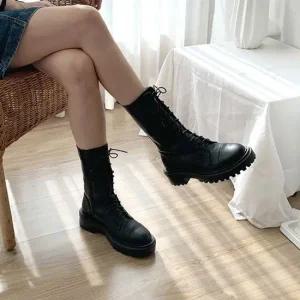 레이스업 디테일로 완성된 캐주얼 워커 5FW 롱부츠 레이스업부츠 캐주얼부츠 여성롱부츠