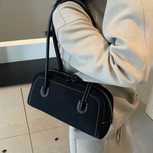 [디어백] 스웨이드 스티치 바게트 숄더백 GB1567