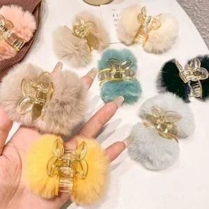 겨울철 예쁜집게핀 보송 폼폼이핀 여성머리집게 데일리헤어핀 폼폼이