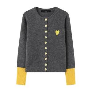 [하프클럽/르샵]하트 자수 버튼 배색 니트 가디건 (DP4CK008A)