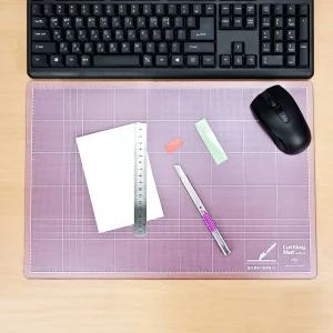 국내산 데스크패드 중형 A3 PVC 커팅매트/고무깔판/생고무판/바닥고무판/두꺼운고무판/미끄럼방지고무판/컴