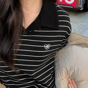 핫핑 [따뜻기모][ICH] 키트니 기모 반오픈카라 스트라이프 자수 긴팔맨투맨