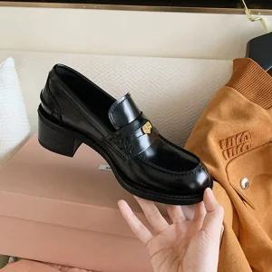 여친 로퍼 소가죽 가죽 통굽 추동 빈티지 단화 금화 흑색 구두 패피4