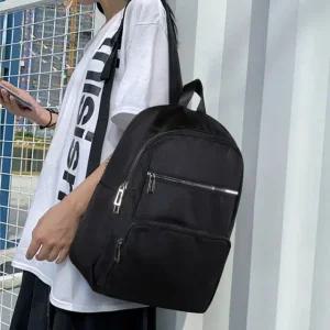 베이직함이 매력적인 폴리 백팩 MtW1+3dcK
