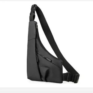 캐쥬얼 슬링백 삼각형 가방 힙색 여행용가방 블랙 삼각형 캐쥬얼 캐주얼 가방 힙색 슬링백