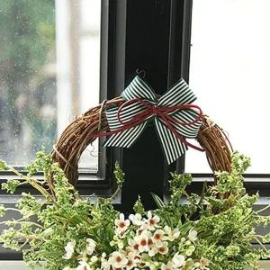 하나하나 엮어서 만드는 안개꽃 미스트 리스