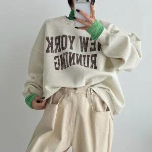 [다잇템] 여자 보온 필기체 그런지 박스 박시핏 겨울맨투맨 티셔츠_23844577_588872