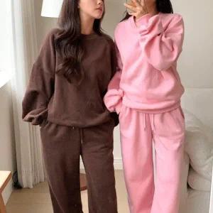 [다잇템] 여자 우정룩 츄리링바지 큰사이즈 박시핏 맨투맨 세트_23853098_588872