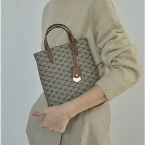 [헤지스](광주신세계)[HAZZYS ACC] 카키 헤리아토 패턴 미니 크로스백  HIBA5E730K2