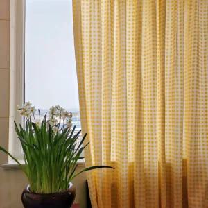 베란다 공백 커튼 체크패턴 가림막 선반 주방 수납장