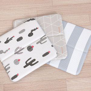 [이지커머스]접이식 휴대용 1인 미니방석 미니매트 작은방석 방석 1인용방석 PVC매트