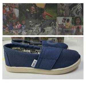 탐스 아동 클래식 캔버스 신발 코스트코