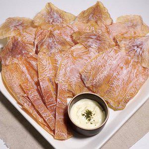 [더주]껍질벗겨 해풍으로 말린 몸통건오징어 1kg