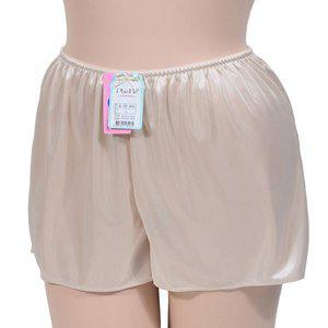 심플하고 실크처럼 부드러운 속바지 슬립