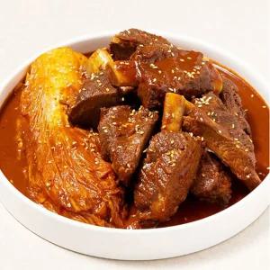 국내산갈비와 묵은지로 완성한 청기와묵은지돼지갈비찜 700g x 2팩 