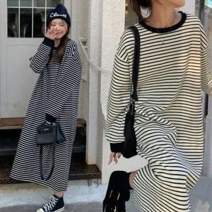 [하프클럽/]걸스 윈터 데일리룩 변환기 심플넥 세로줄 롱티 드레스 맥시원