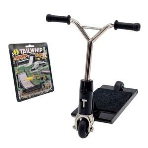 테일위프 핑거 스쿠터 메탈, 놀라운 트릭을 위한 내구성 있는 미니 스쿠터, 테크 데크 핑거보드, 자전거 및 스케이트파크와 호환, 손 운동 능력 향상, 어린이와 성인을 완벽한 , 블랙