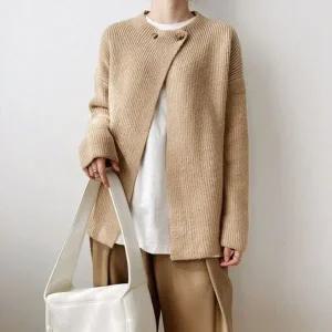 [하프클럽/]유니크 투버튼 모던스트라이프짜임 울탑 랩 카디건