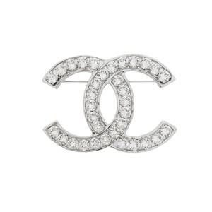 [엘러브] 새상품  23A 크리스탈 CC로고 브로치 실버 5ET0888