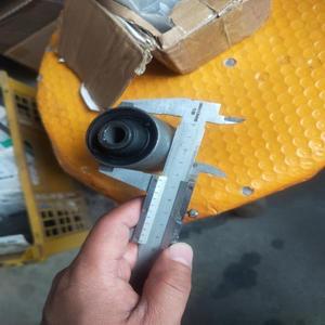 K01H V27 C31 2개 단위 DFSK SOKON 후면 스프링 리프 부시 46.5*74mm