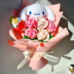 킨더조이 인형꽃다발 산리오 시나모롤 핑크 비누꽃 장미 어린이 꽃다발