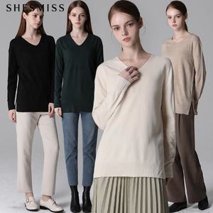 [쉬즈미스(SHESMISS)] 브이넥 슬릿 니트 탑