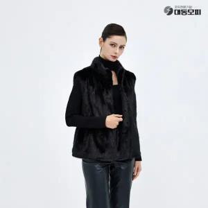 대동모피 25FW 풀스킨 휘메일 밍크 베스트