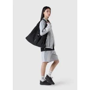 [엄브로](강남점) 남녀공용 HBL 라지 숄더백 UQ223CBG58BLK