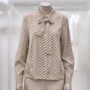 [프렐린]RBB253011 리본 타이 셔츠 카라넥 프린트 블라우스