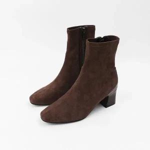 [신난다슈]여성 앵클 부츠 힐 5cm 여자 스판 숏 앵글 부츠 스웨이드 발편한 통굽 사각코 AG252430 브라운