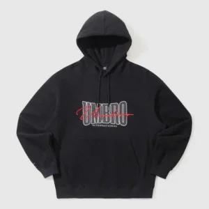 엄브로후드티 LQC UP421CHDN4-BLK 기모 레터링 후드 티셔츠 / BLACK