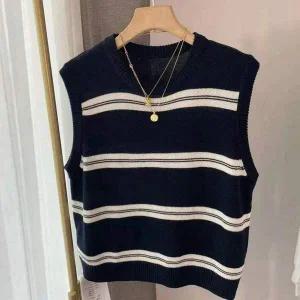 여성 예쁜 스트라이프 페턴 라운드넥 크롭 니트 조끼