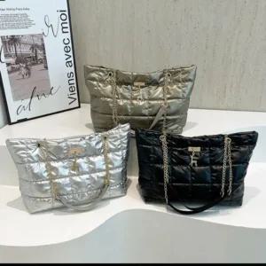 골드 글로시 디테일 구성 체인 패브릭 퀼팅 패딩 가방