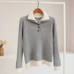 [잇수다] 리온미 이중 배색 레이어드 하이넥 버튼 골지 니트