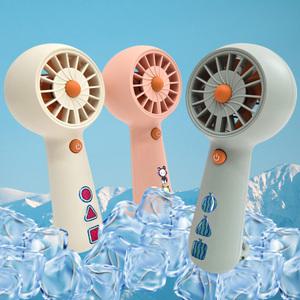 ZTS-F200 스탠딩 미니 5단 손선풍기 무선 휴대용 핸디형 거치 저소음 저발열 C타입 충전용 충전식 시원한 강력 BLDC 모터 5단계 조절 예쁜 경량 야구장 경기장 야외 추천